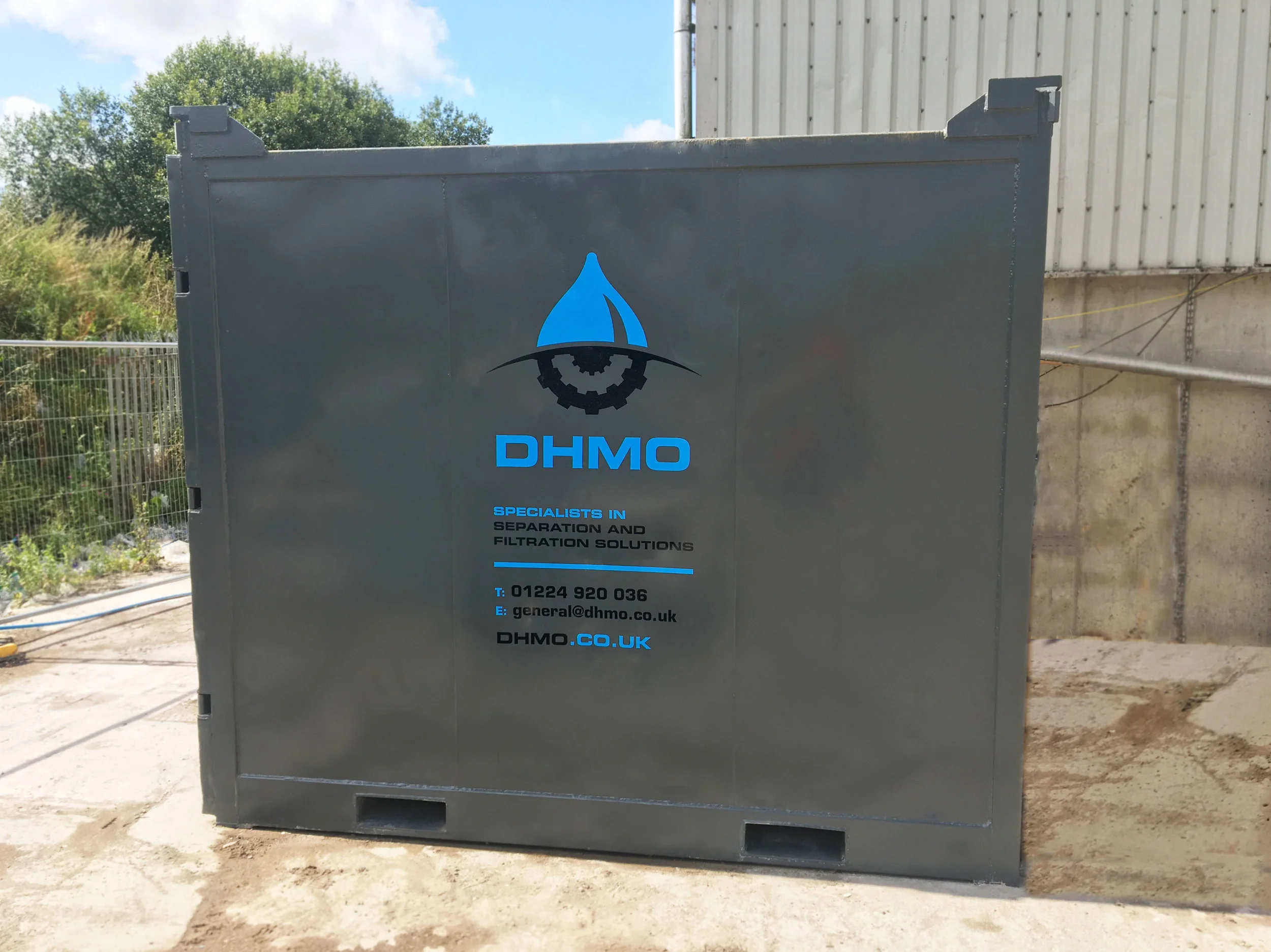 DHMO oil tank
