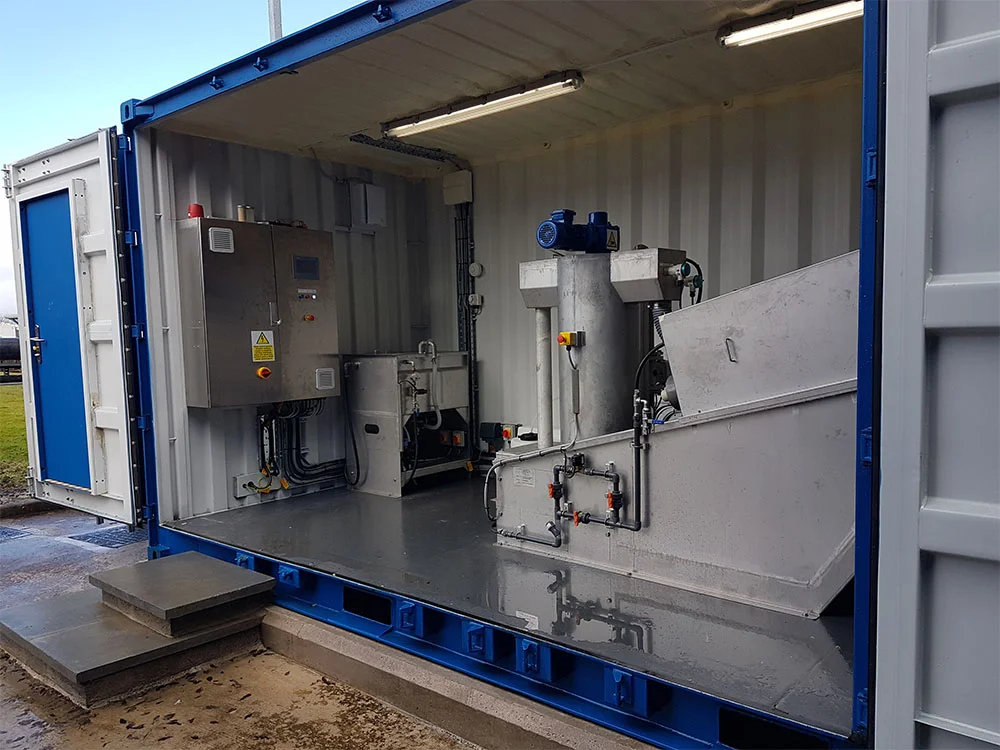 Disc screw press containerised